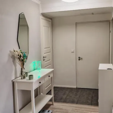 Sea - 3 Bedrooms Huoneisto *